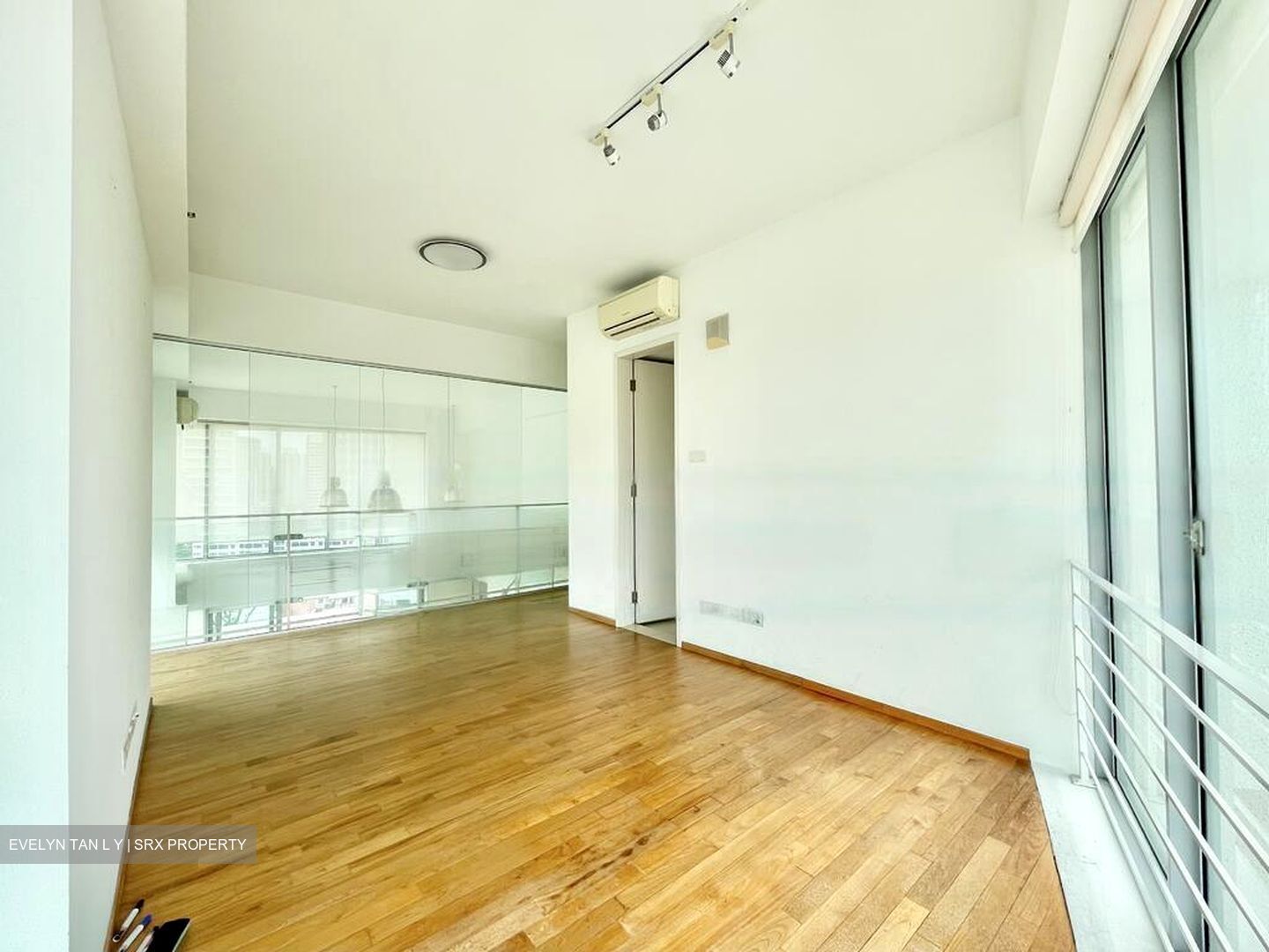 Southbank (D7), Office #458093301